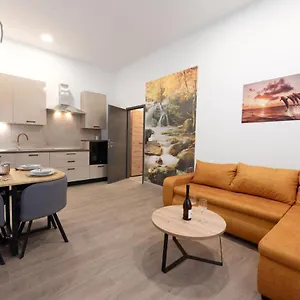 https://apartman-cezar-rijeka.primorje-gorskikotar.com